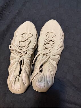 Yeezy 450 stone flax. Size 14